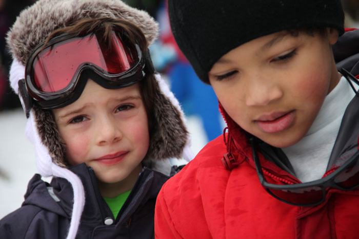 Equipement des enfants pour des vacances à la neige