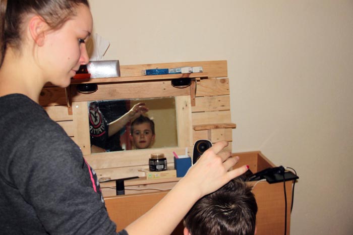 Un coin pour la beauté et la toilette en colonie de vacances