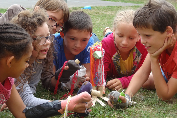 Nos colonies de vacances sont organisées autour d'un socle de valeurs détaillées dans le projet éducatif