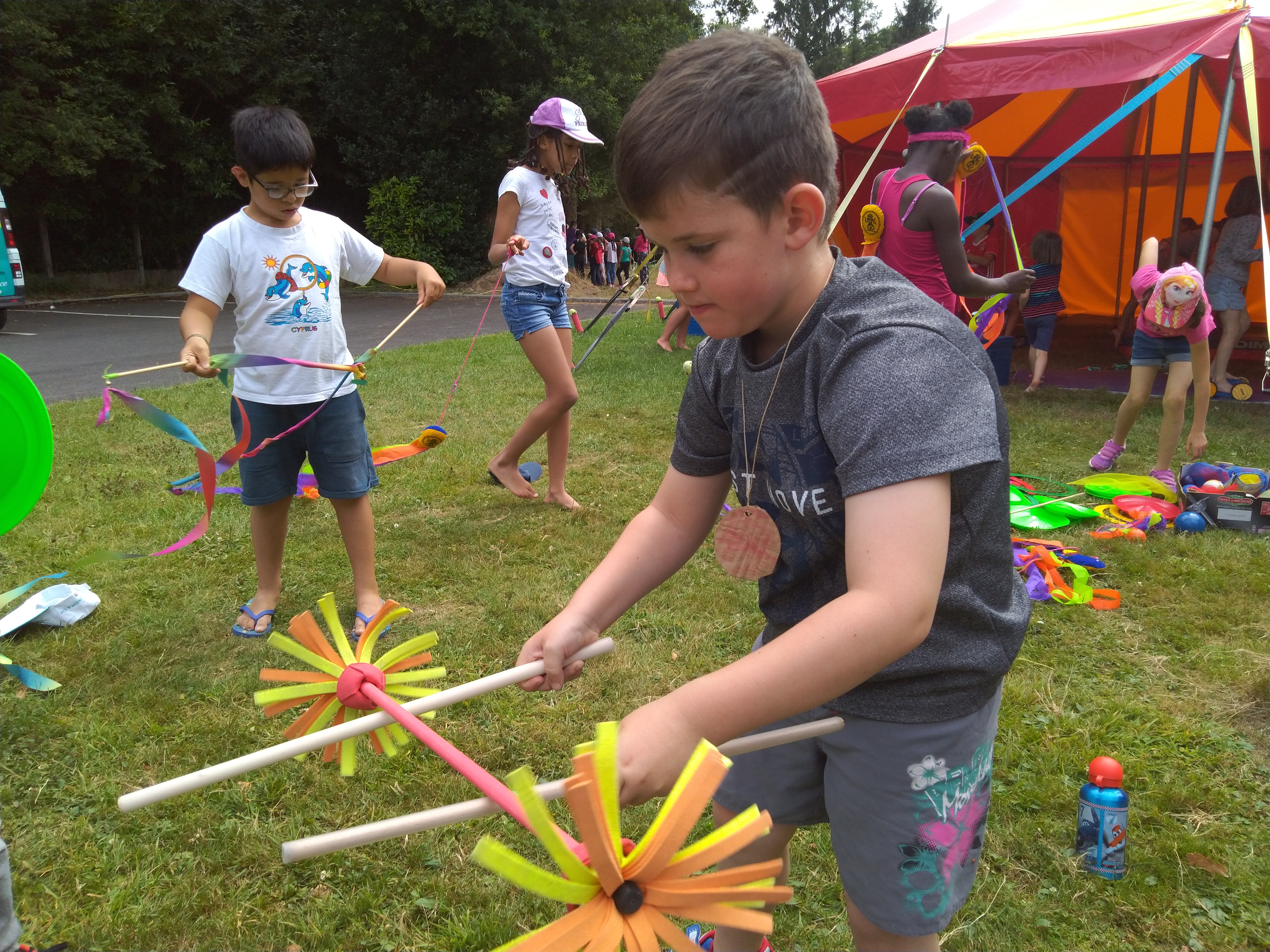 colo été cirque enfants rêver