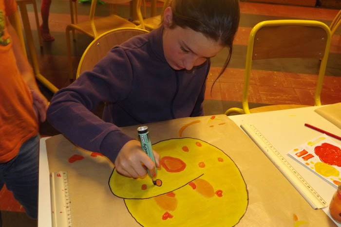 En salle d'activités manuelles