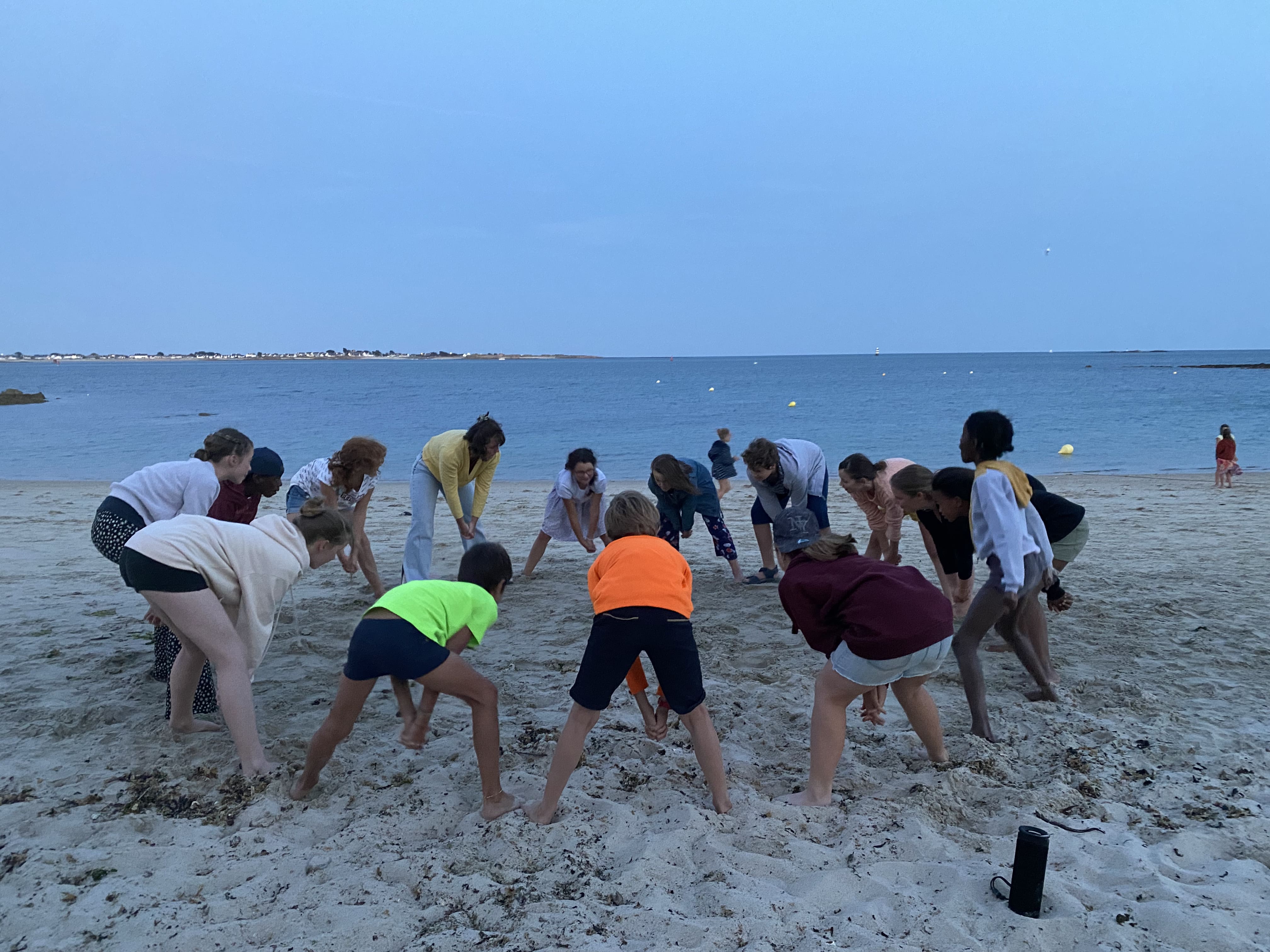 Jeu collectif sur la plage