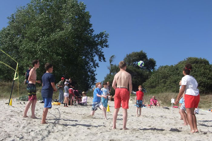 Tournoi de sport sur la plage